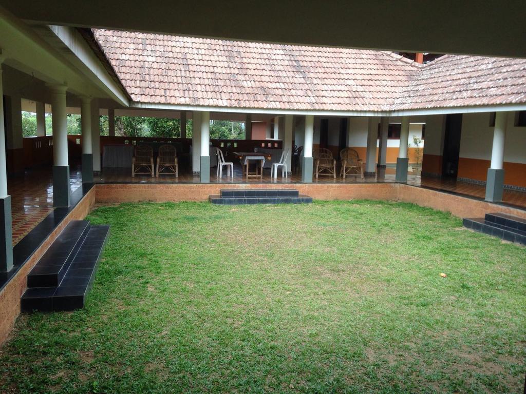 Stay Simple 3 Hills County Resort Kalpetta Kültér fotó